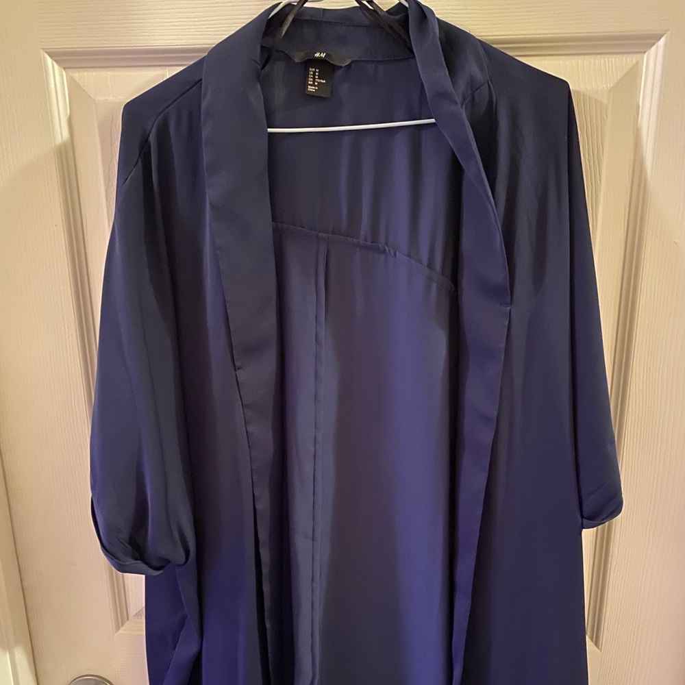 Silky, navy blue kimono